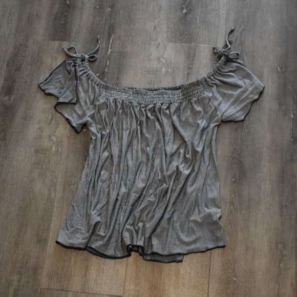 American Eagle Outfitters Tops - American Eagle Off the Shoulder Top